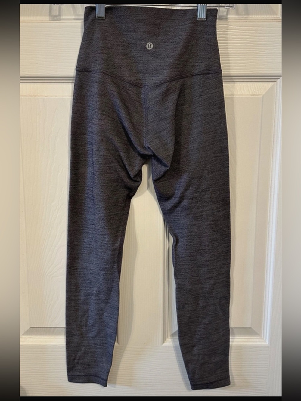 Lululemon High Rise Align Leggings 21” - Picture 3 of 4